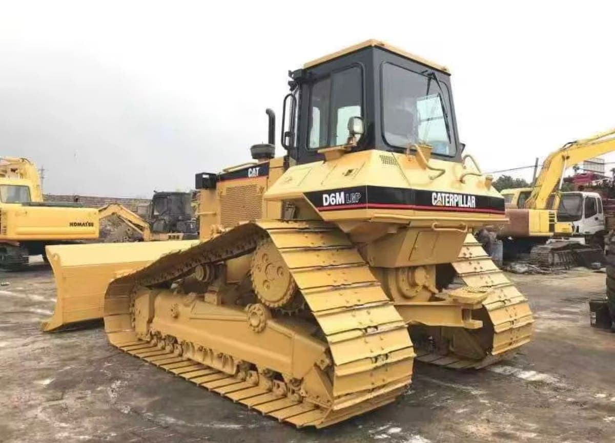 Caterpillar D6M