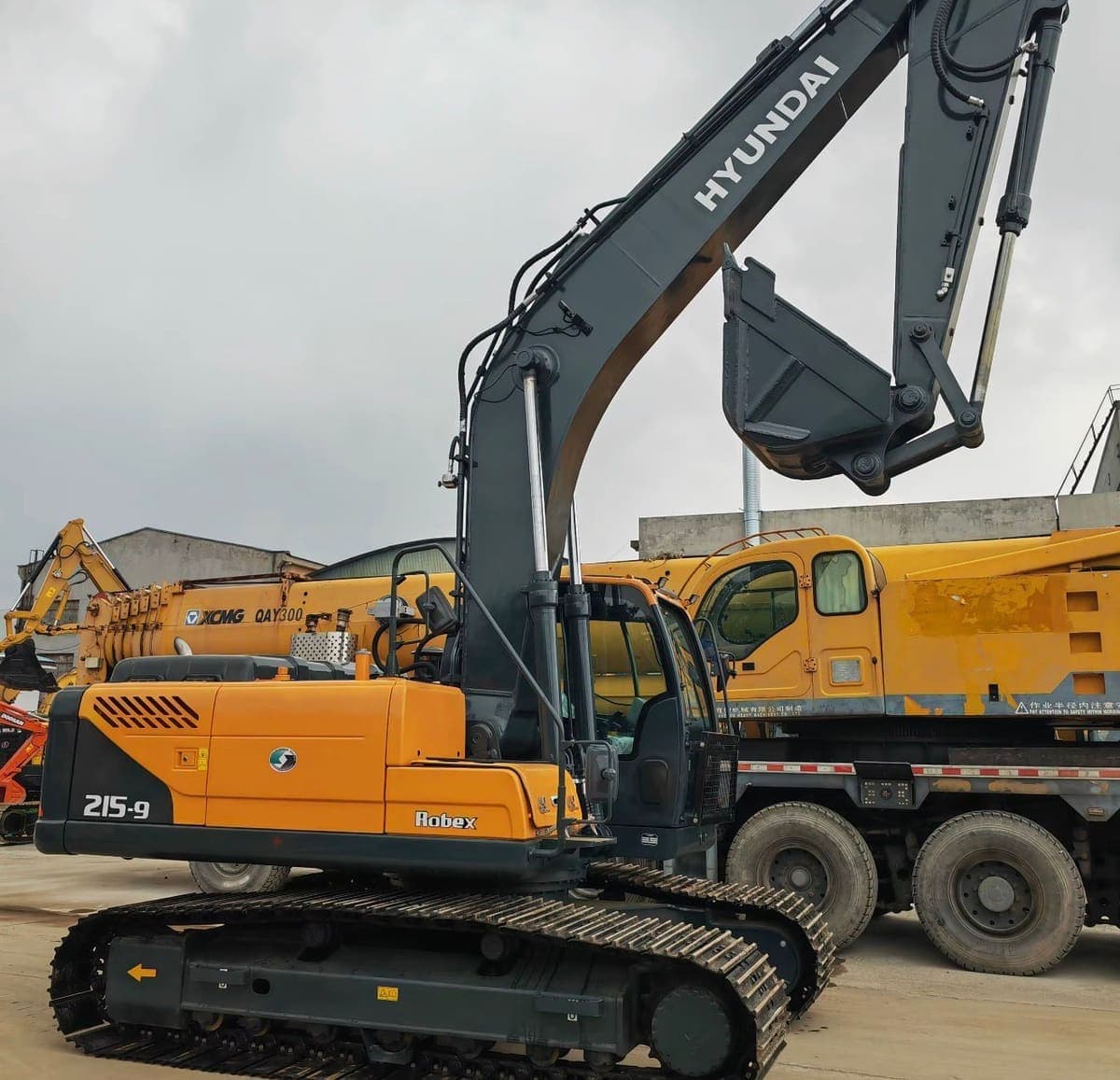 Hyundai 215G