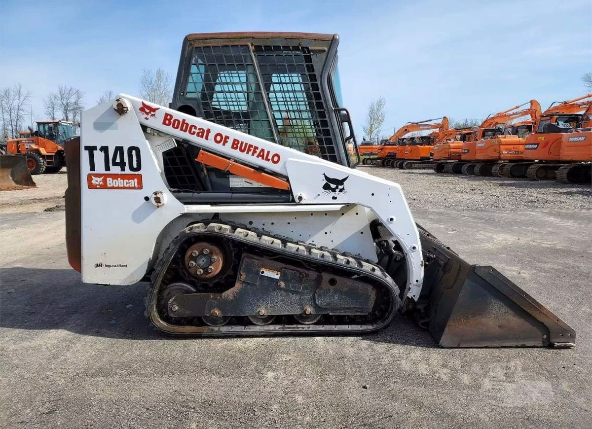 Bobcat T140